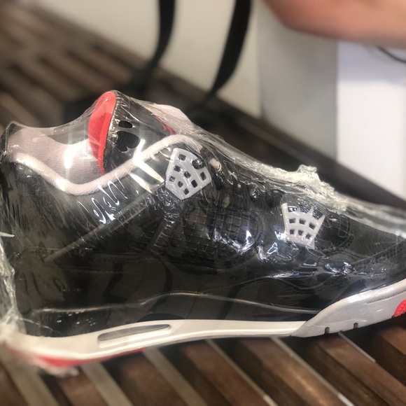 Jordan 4 bred size 9 - Picture 2 of 4